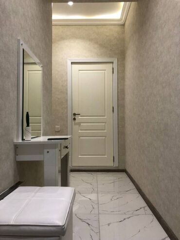 Uzunmüddətli kirayə mənzillər: 28 may metrosunun yaxınlığında 2-ci çixişinda 16 mertebeli binanın — 11