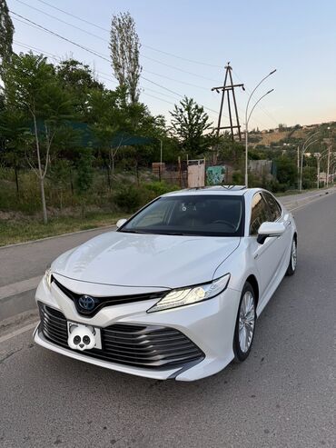 ош жугули: Toyota Camry: 2018 г., 2.5 л, Вариатор, Гибрид, Седан