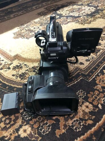 видеокамера sony handycam dcr hc28e: Срочно продаю хорошую качественную видио камеру в хорошем качестве и