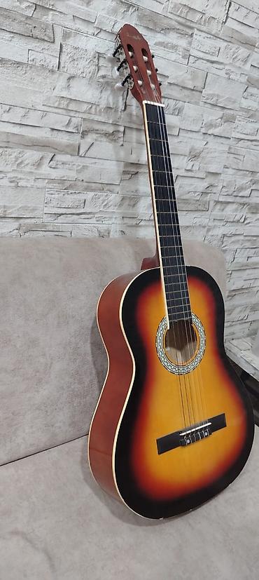 Гитары: Klassik akustik gitara – sunburst (sarıdan qara keçidli) boyalı — 4