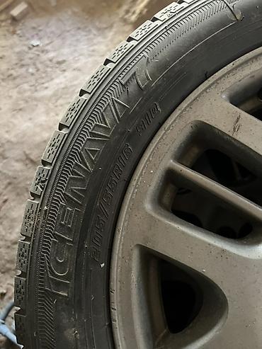 линолеум для авто: Колеса в сборе 205 / 55 / R 16, Зима, Б/у, Комплект, Легковые, Литые, отверстий - 5 — 4