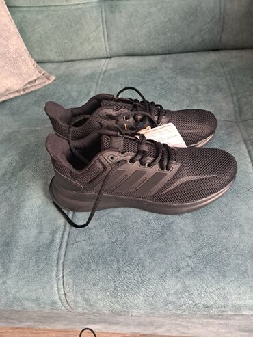 adidas duramo zhenskie: Продаю мужские беговые кроссовки Adidas original размер: 40 2/3
