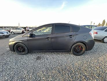 Транспорт: Toyota Prius: 2015 г., 1.8 л, Бензин, Хэтчбэк — 5
