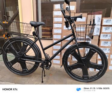 Şəhər velosipedləri: Velosiped satılır 28 lik. Qabaq işığlar işləkdir. Qabaqda və — 9