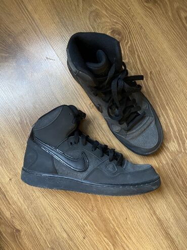 обувь для бега: Мужские кроссовки, 40, Nike, Б/у, цвет - Серый, Самовывоз