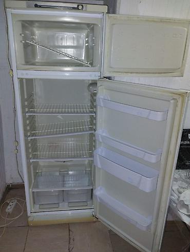 dondurucu satilir: İki qapılı Indesit soyuducu - Üst hissədə ayrıca dondurucu bölmə - — 1