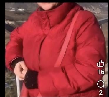 brend kurtka: Qadınlar üçün qırmızı rəngli uzun şişmə gödəkçə - Dizayn: beldən — 2