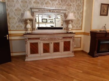 керосиновая лампа: Распашной, 4 двери Прямой шкаф, Сервант