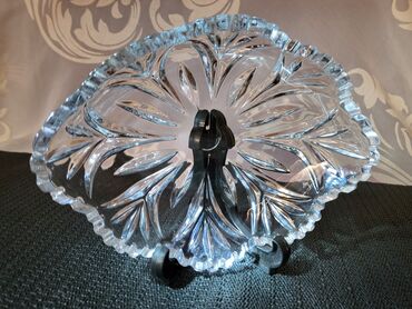 Činije: Bombonijera kristal,led kristal,nova 70te. Bombonijera,cinija,bez na lalafo.rs — 1 Činije: Bombonijera kristal,led kristal,nova 70te. Bombonijera,cinija,bez — 1