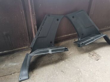 Auto delovi: Nosači zadnje police gepeka Lada Niva 21213,21214 br.2. Polovno — 2