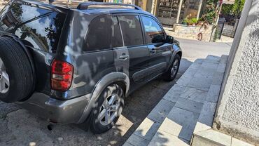 Toyota: Toyota RAV4: 2 l. | 2004 έ. SUV/4x4 — 5