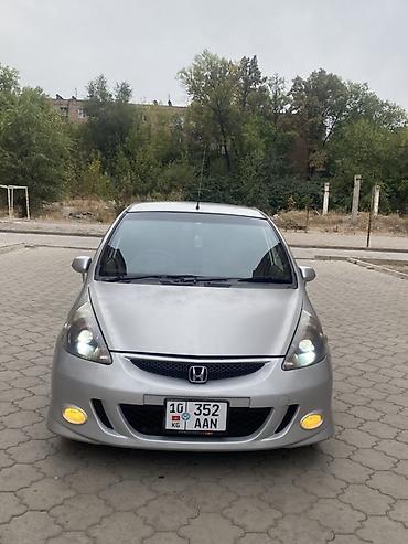 Honda Fit: 2002 г., 1.5 л, Вариатор, Бензин, Хэтчбэк