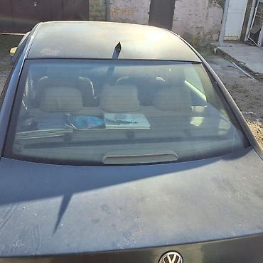 matoru vurub: Volkswagen Passat: 1.6 l | 1999 il Sedan — 2