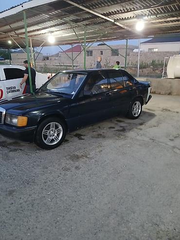 190 satışı: Mercedes-Benz W201 (190) sedan - Korpus: sedan, qara rəng - Kuzov — 5