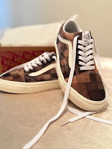 buraxılış paltarları b: Məhsul: Vans Old Skool – Sweater Check .
40 Ölçü ama 41 də olur polnu — 3