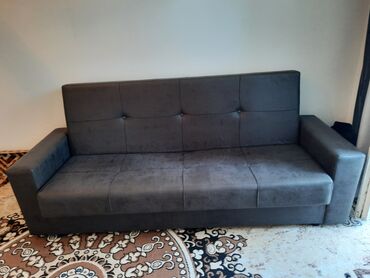 связи с уездом: Продаётся диван почти новый в
связи переезда