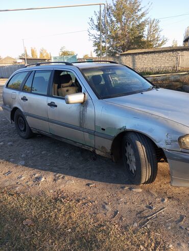 Mercedes-Benz: Mercedes-Benz 220: 2.2 l | 1999 il Sedan