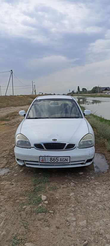 минивен руль слева: Daewoo Nubira, на ходу.каропка чуть пинает атак на езду не мешает