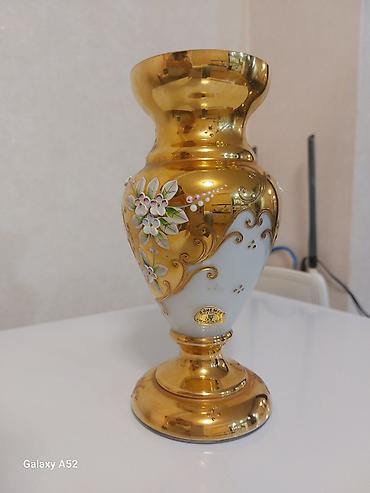 Vazalar: Bir vaza, Bogem şüşəsi — 1