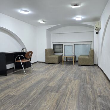 Ofislər: Obekt icarə wəhərin mərkəzində təmirdən təzə cixan arxitiktur binada 2 — 10