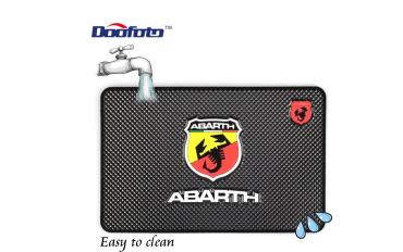 Tuning oprema: ABARTH gumena neklizajuća podloga. Dimenzije 13*20cm. Samo se — 4