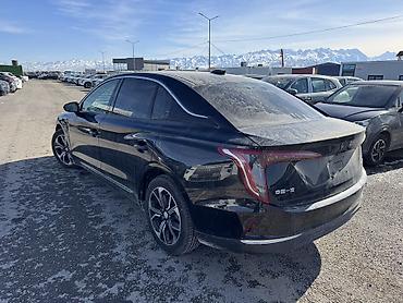 Другие автомобили: Hongqi E-QM5 Hongqi E-QM5 — китайский электрический седан E-класса — 2