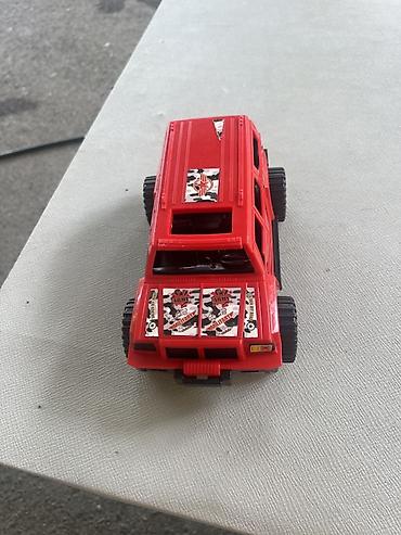 çoxlu oyun: Qırmızı rəngli oyuncaqlı off-road maşın modeli - Korpus: möhkəm — 1