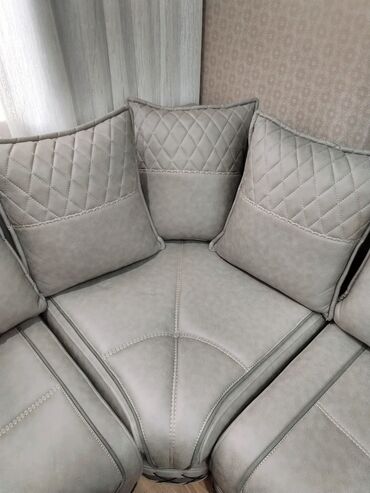 Divan və masa dəstləri: Künc divan dəsti Açılan, bazalı, - Rəng: Açıq boz (boz-yaşıl tonlu) — 12