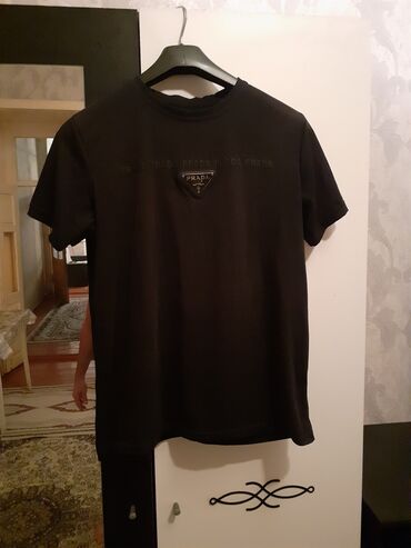 Köynəklər: Futbolka, Prada, L (EU 40), rəng - Qara