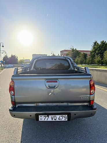 pickup l200: Mitsubishi L200: 2.5 l | 2015 il 279500 km Pikap — 6