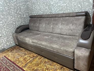 sofa bed: Продаю два дивана Серый диван Длина — 2,2 м. Просторный, мягкий и — 2