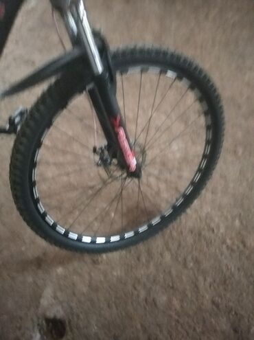 İdman velosipedləri: Dağ velosipedi – Foster markası Xüsusiyyətlər: - Güclü alüminium — 3