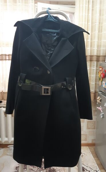 пальто черное: Пальто, L