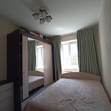 купить квартиру бишкек центр: 2 комнаты, 54 м², Индивидуалка, 2 этаж, Старый ремонт