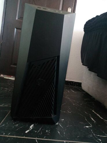 Desktop računari i radne stanice: I7 GGejmer COOLER MASTER vrhunska mašina, extra, jeftino---Vrhunska — 5