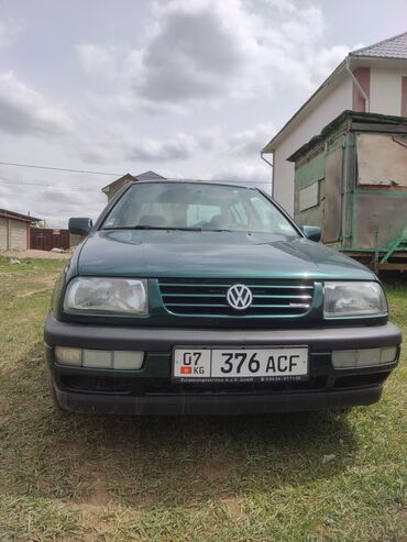 фолськсваген венто: Volkswagen Vento: 1996 г., 1.6 л, Механика, Бензин, Купе