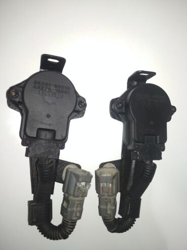 Другие аксессуары: Продаю на Лексус Жх 470 комплект оригинальных дисков, так же есть — 9