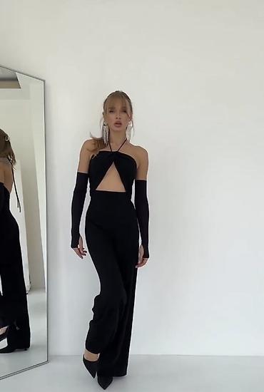 versace mindjuse: Elegantni ženski kombinezon bez naramenica sa halter vezivanjem oko — 1