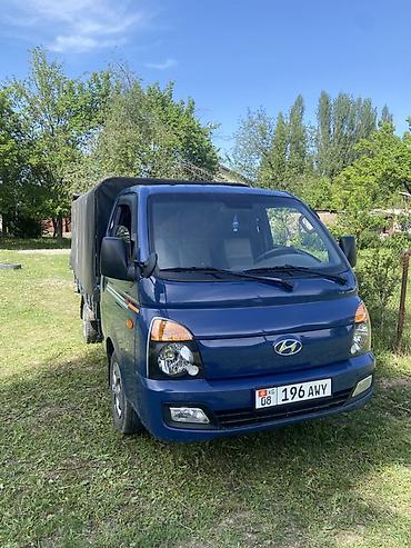 мото бокс: Hyundai Porter II тентованный бортовой малотоннажный грузовик - — 1