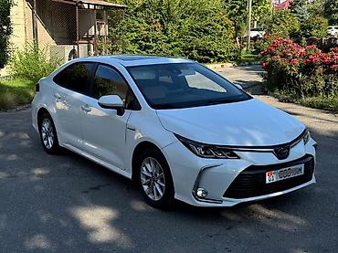 машина дешовые: Toyota Corolla: 2022 г., 1.8 л, Вариатор, Гибрид, Седан — 3