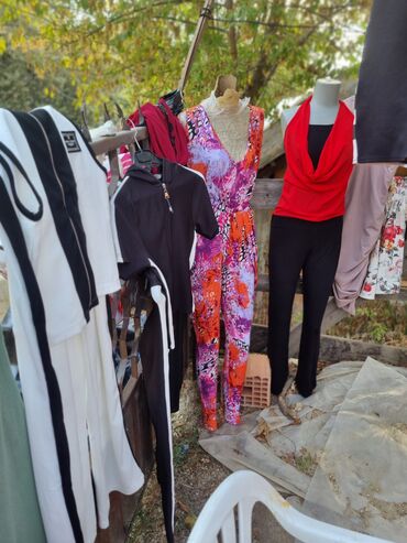 Haljine: Haljine na rasprodaji prelepe i kvalitetne,u nekoliko velicina po — 5