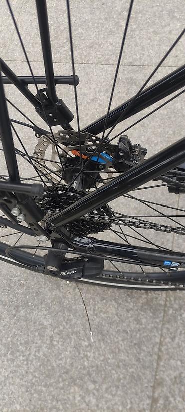 Şəhər velosipedləri: Çərçivə ölçüsü: 18 Wheel size 700C Çərçivə: Aluminum Maşa (vilka): SR — 6