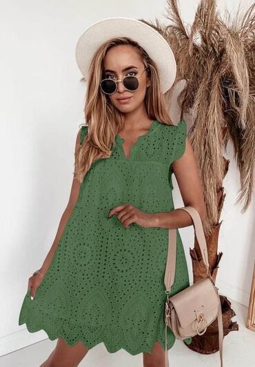 Haljine: 2900 na lalafo.rs — 2 Haljine: 2900 — 2