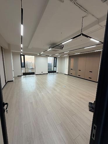 ищу бизнес: Сдаю Офис целиком: 94 м², В бизнес центре, С ремонтом — 6