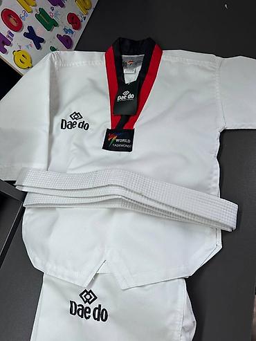 daedo: Тхэквондо-кимоно Daedo (WT) - Комплект: куртка с контрастным воротом — 1