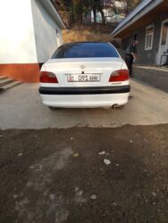 шины 2: Toyota Avensis: 1999 г., 1.8 л, Механика, Бензин, Седан