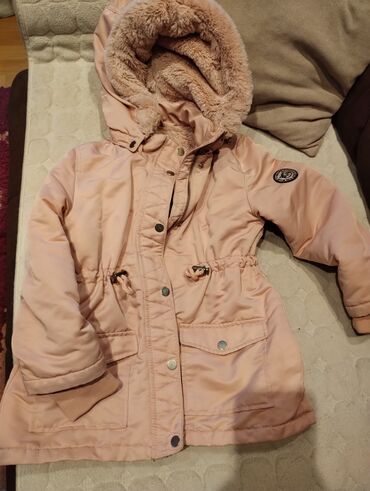 xiaomi mi5s plus 6 128 pink: Hm prelepa i topla jaknica za zimu vel.6-7 god
