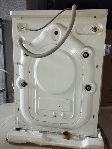 колонный кондиционер: Стиральная машина Beko, Б/у, Автомат, До 5 кг