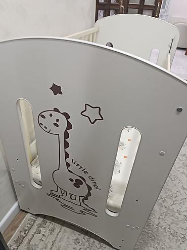 Детская кроватка с рисунком «Little dino» - Материал: дерево/МДФ at lalafo.kg Детская кроватка с рисунком «Little dino» - Материал: дерево/МДФ