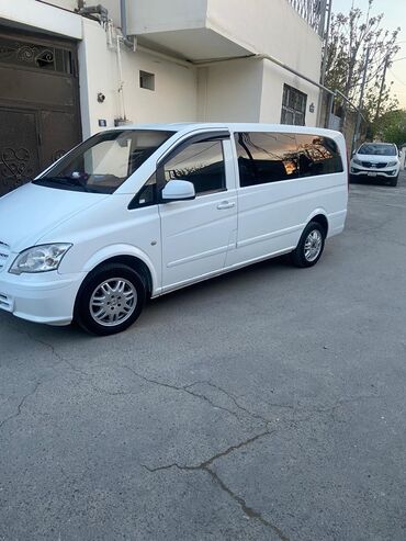 Mercedes-Benz: Mercedes-Benz Vito, ağ rəng, 7/8 yerlik miniven. Əsas xüsusiyyətlər — 7